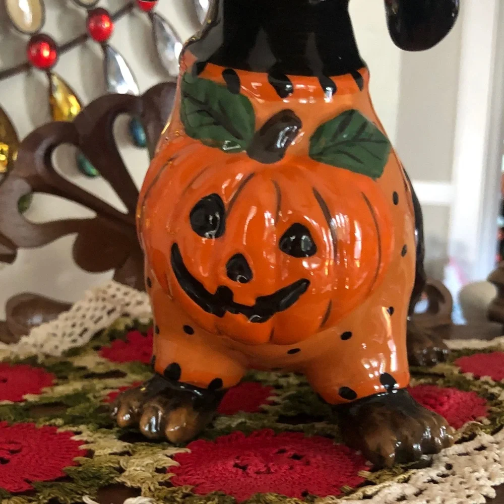 NEW Halloween Pumpkin Dachshund Dog Figurine